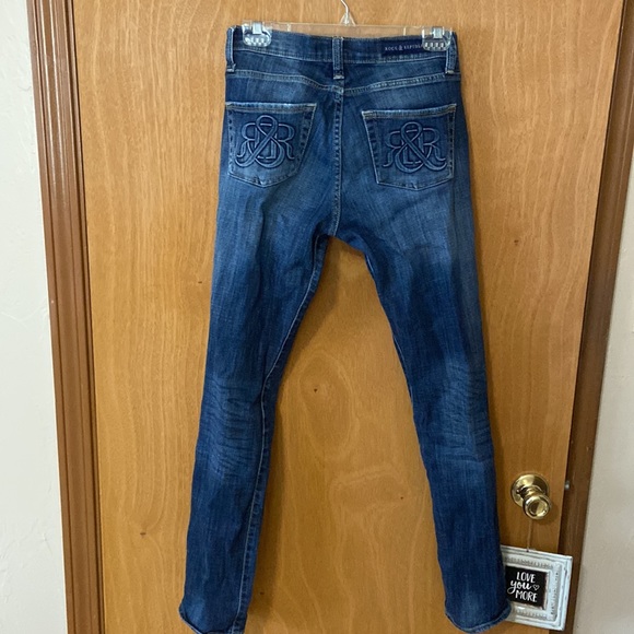 Rock & Republic size 4 straight leg jeans 👖 - Picture 2 of 4